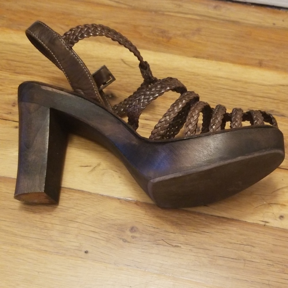 Heels - Picture 2 of 4